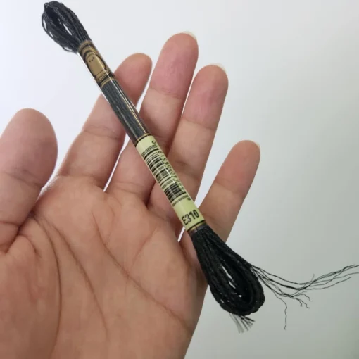 نخ زری دار پنگوئن کد e310