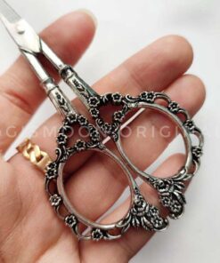 قیچی گلدوزی طرح شکوفه 6 قیچی گلدوزی طرح شکوفه نقره ای